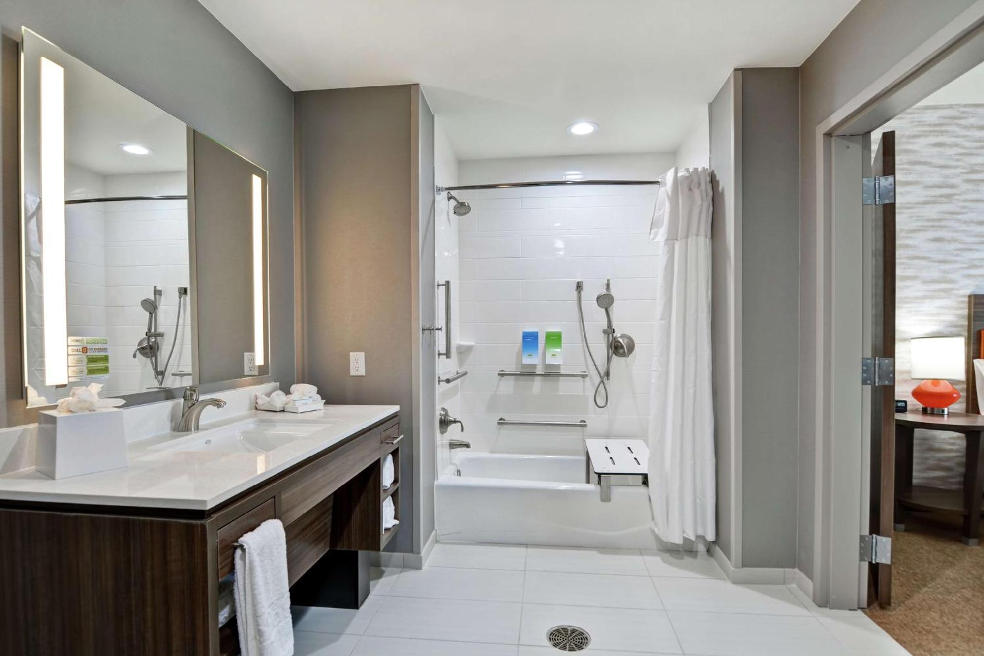 Home2 Suites By Hilton Bedford Dfw West Exterior photo